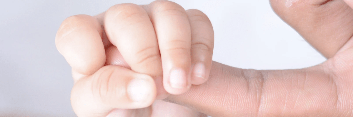 Grossesse et accouchement difficiles : quel impact émotionnel sur le bébé et comment l’accompagner&nbsp;?